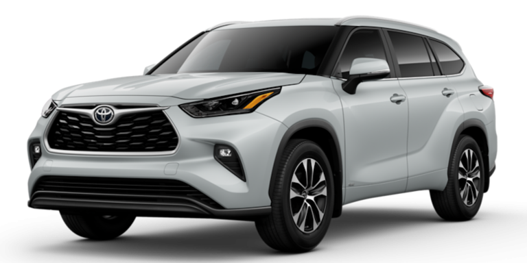 Front view of the 2025 Toyota Highlander Hybrid lease, showcasing its sleek design and hybrid SUV style for best lease deals 2025.