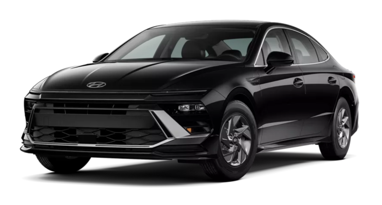 Front view of the 2025 Hyundai Sonata SE in black, displaying the wide black mesh grille, LED daytime running lights, and aggressive front bumper design.